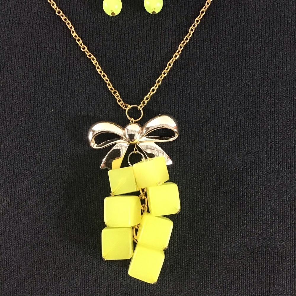 Necklace and Dangle Earring Set - Picture 4 of 4